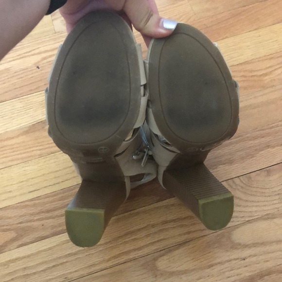 Lace Up Block Heels Size 7 Worn Once - Picture 5 of 5